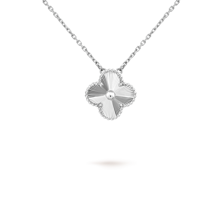 [Echo Fine ]CLOVER 15MM LASER NECKLACE SILVER