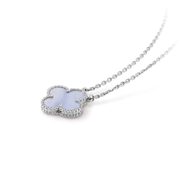 [Echo Fine ]CLOVER 15MM BLUE CHALCEDONY NECKLACE SILVER