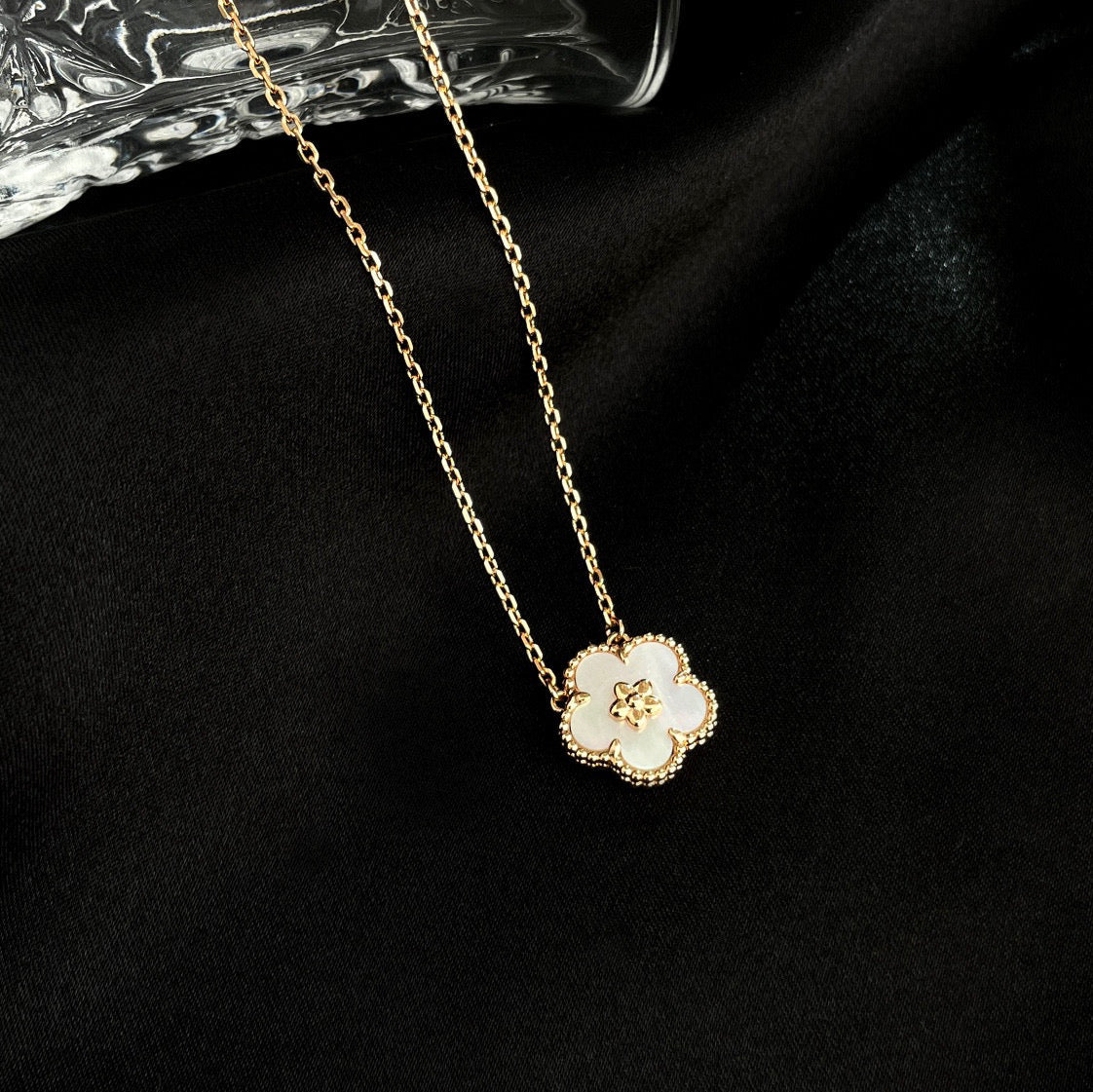 [Echo Fine ]LUCKY  WHITE MOP  PLUM BLOSSOM NECKLACE