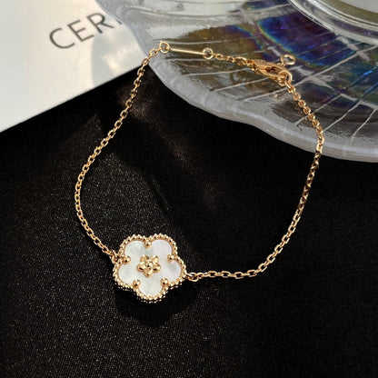 [Echo Fine ]LUCKY WHITE MOP PLUM BLOSSOM  BRACELET