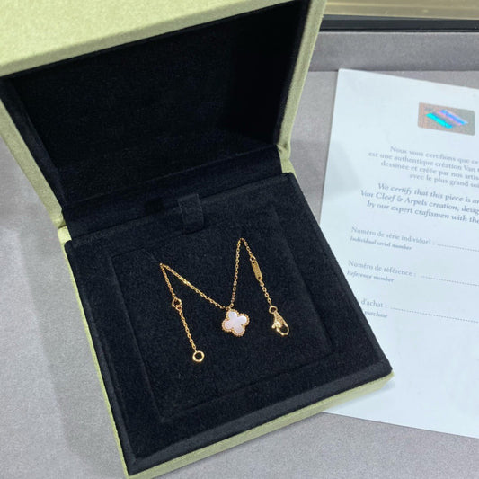 [Echo Fine ]CLOVER 9.5MM PINK MOTHER OF PEARL SINGLE FLOWER NECKLACE