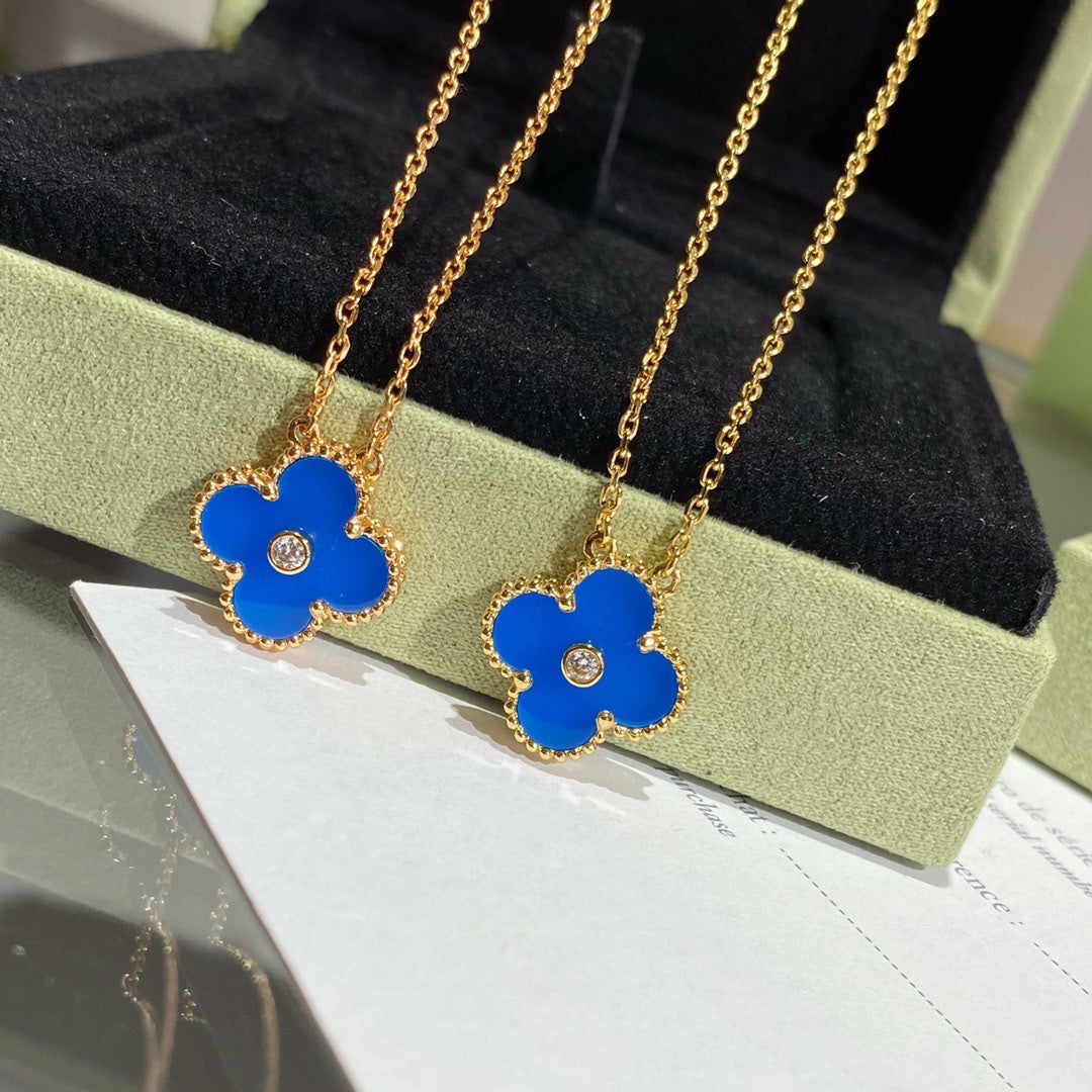 [Echo Fine ]CLOVER 15MM DIAMOND AND BLUE AGATE NECKLACE