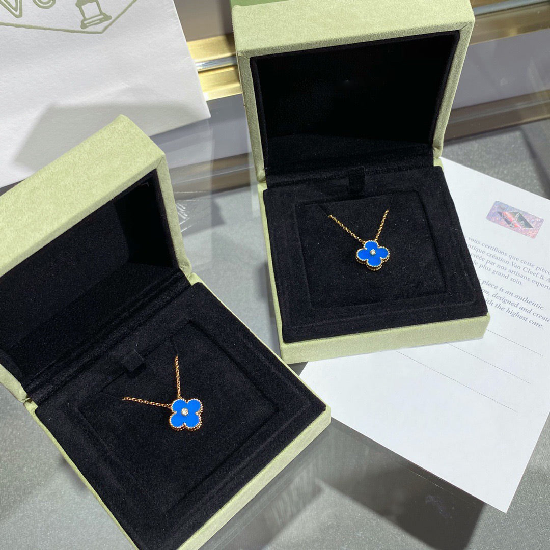 [Echo Fine ]CLOVER 15MM DIAMOND AND BLUE AGATE NECKLACE