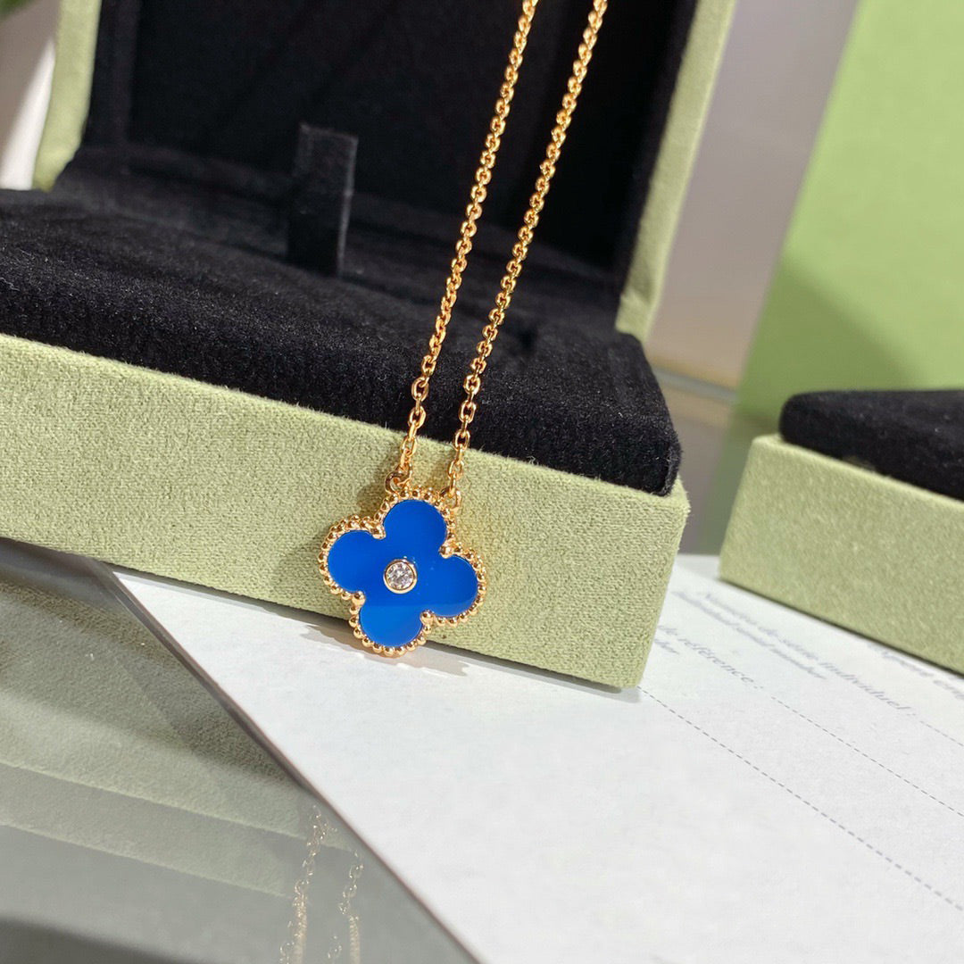 [Echo Fine ]CLOVER 15MM DIAMOND AND BLUE AGATE NECKLACE