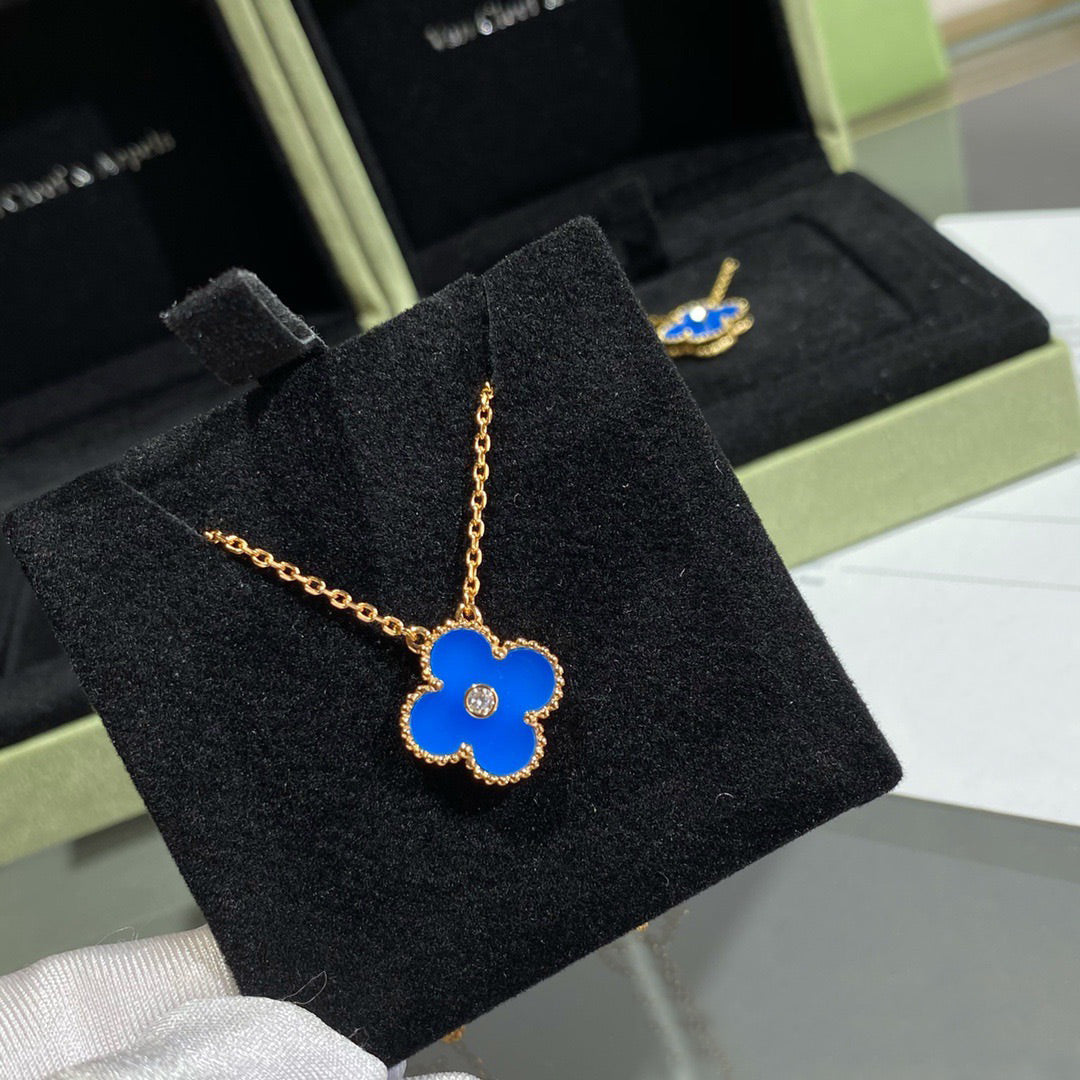 [Echo Fine ]CLOVER 15MM DIAMOND AND BLUE AGATE NECKLACE