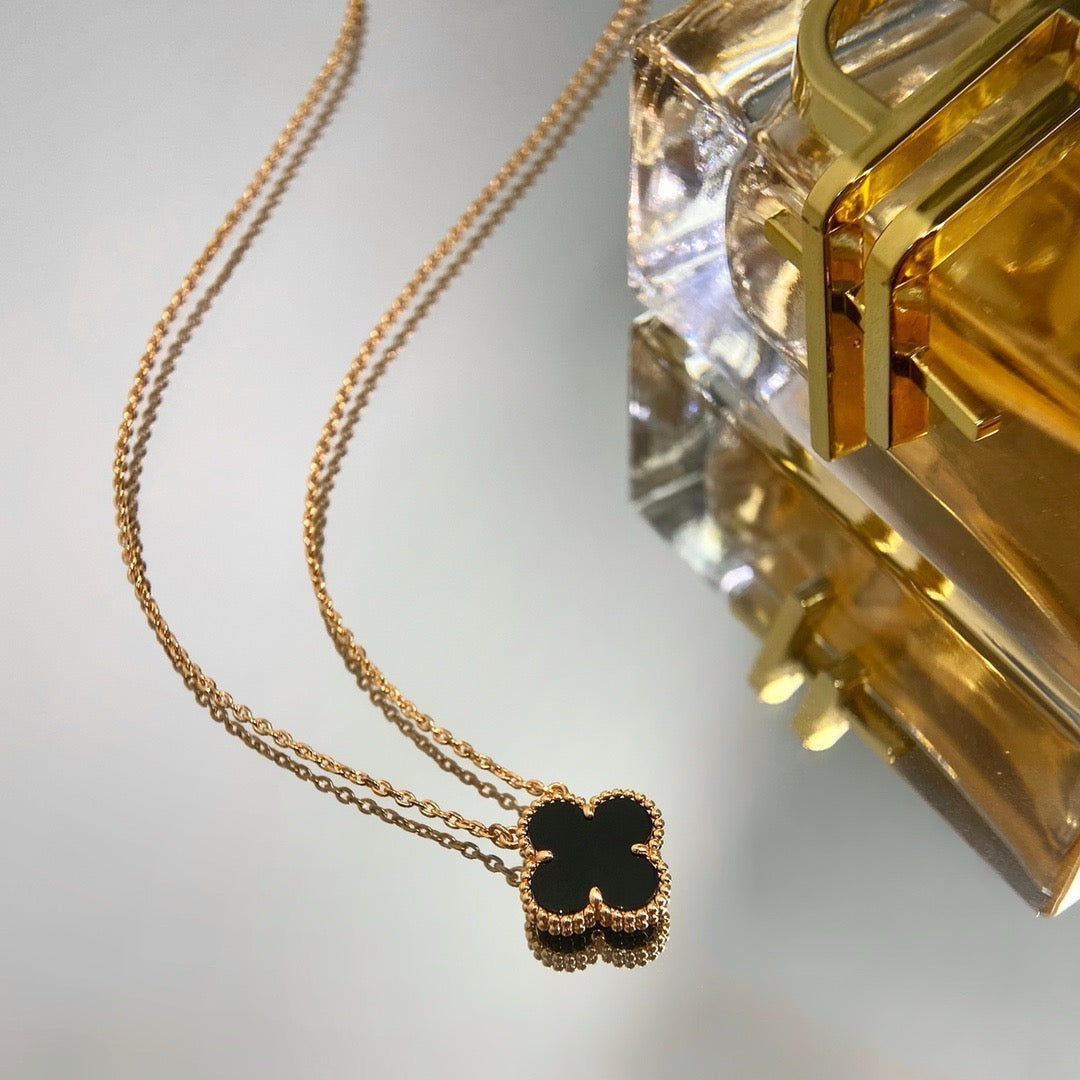 [Echo Fine ]CLOVER 15MM BLACK ONYX SINGLE FLOWER NECKLACE