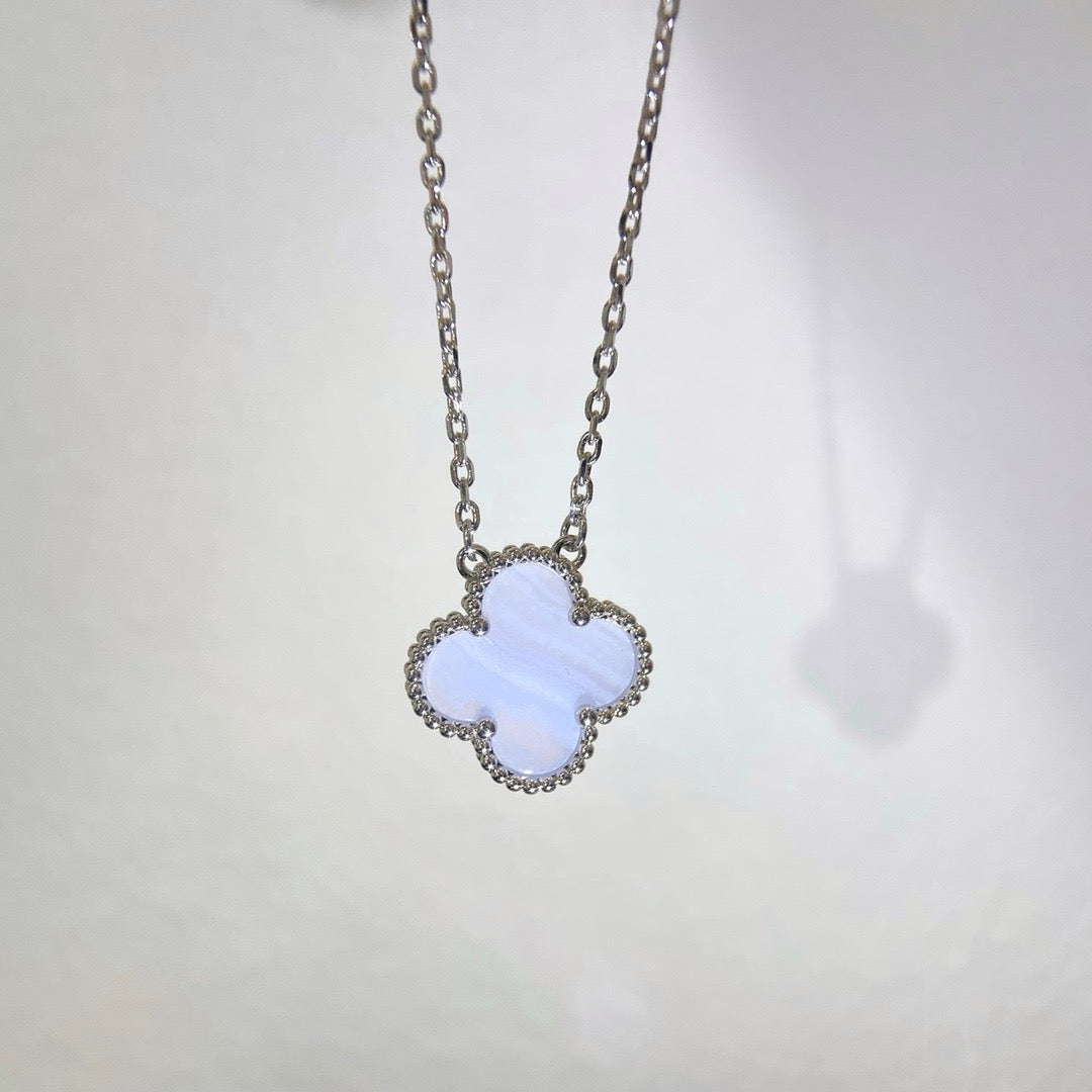 [Echo Fine ]CLOVER 15MM BLUE CHALCEDONY NECKLACE SILVER