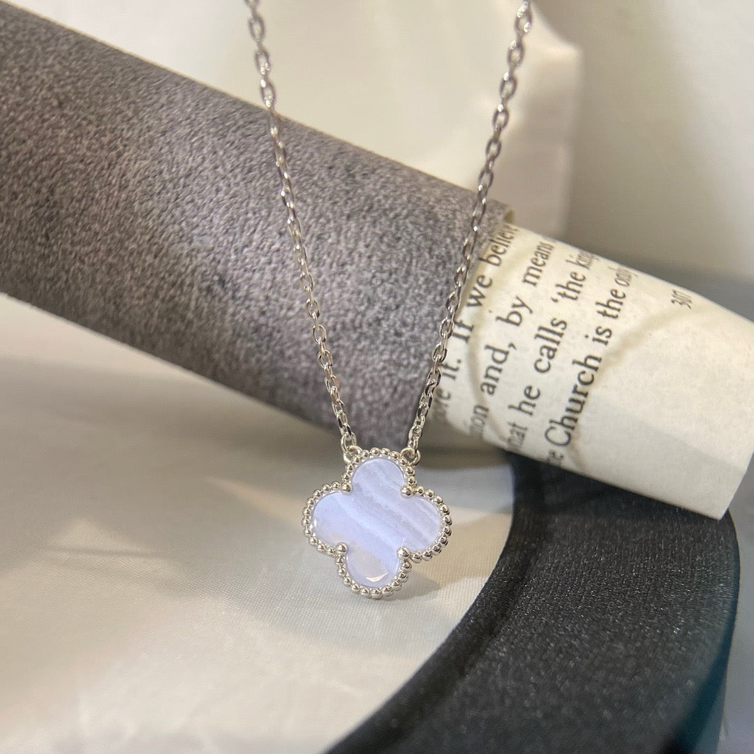 [Echo Fine ]CLOVER 15MM BLUE CHALCEDONY NECKLACE SILVER