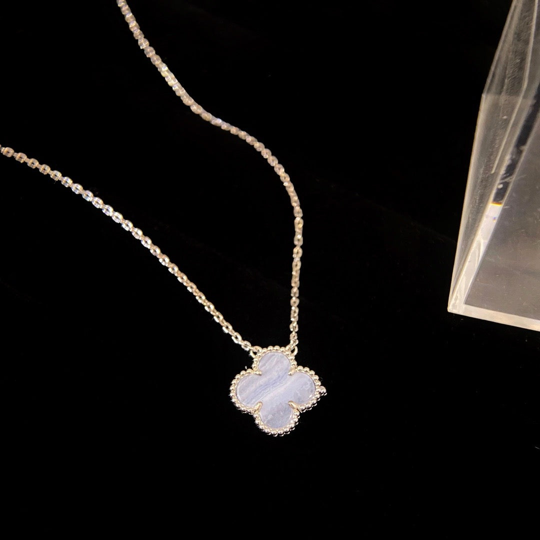 [Echo Fine ]CLOVER 15MM BLUE CHALCEDONY NECKLACE SILVER