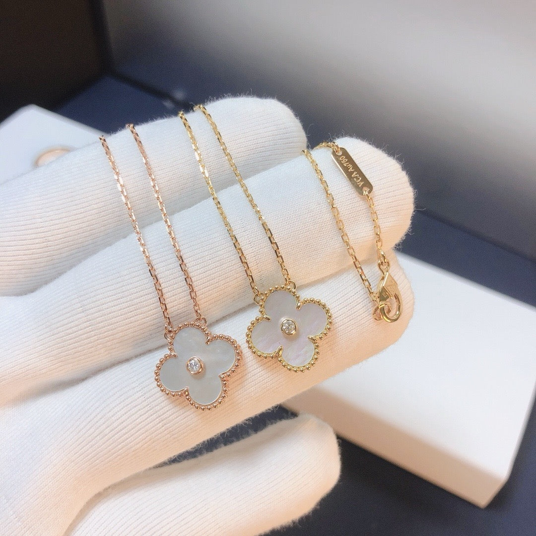 [Echo Fine ]CLOVER 15MM DIAMOND WHITE FRITILLARIA NECKLACE