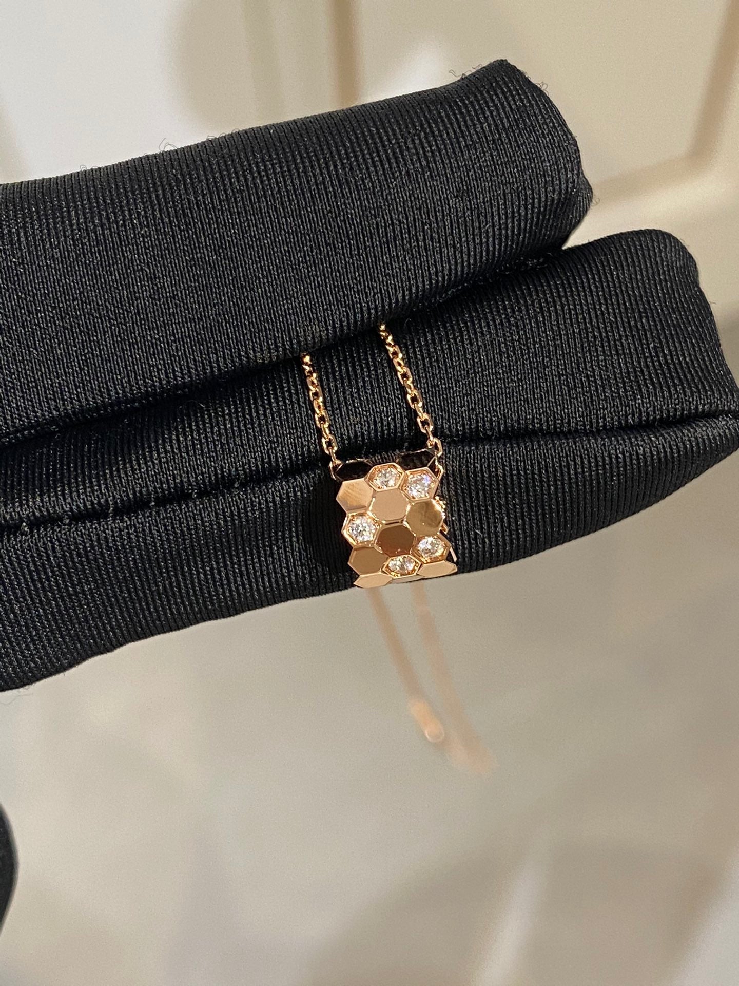 [Echo Fine ]BEE LOVE DIAMOND NECKLACE