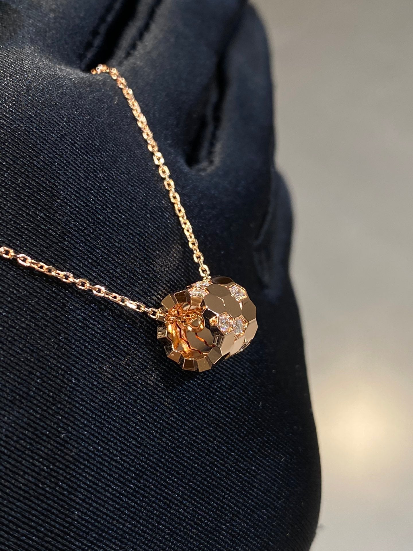 [Echo Fine ]BEE LOVE DIAMOND NECKLACE