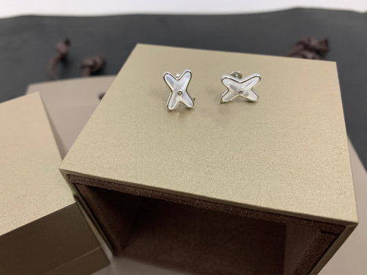 [Echo Fine ]JEUX DE WHITE MOP SILVER DIAMOND EARRINGS