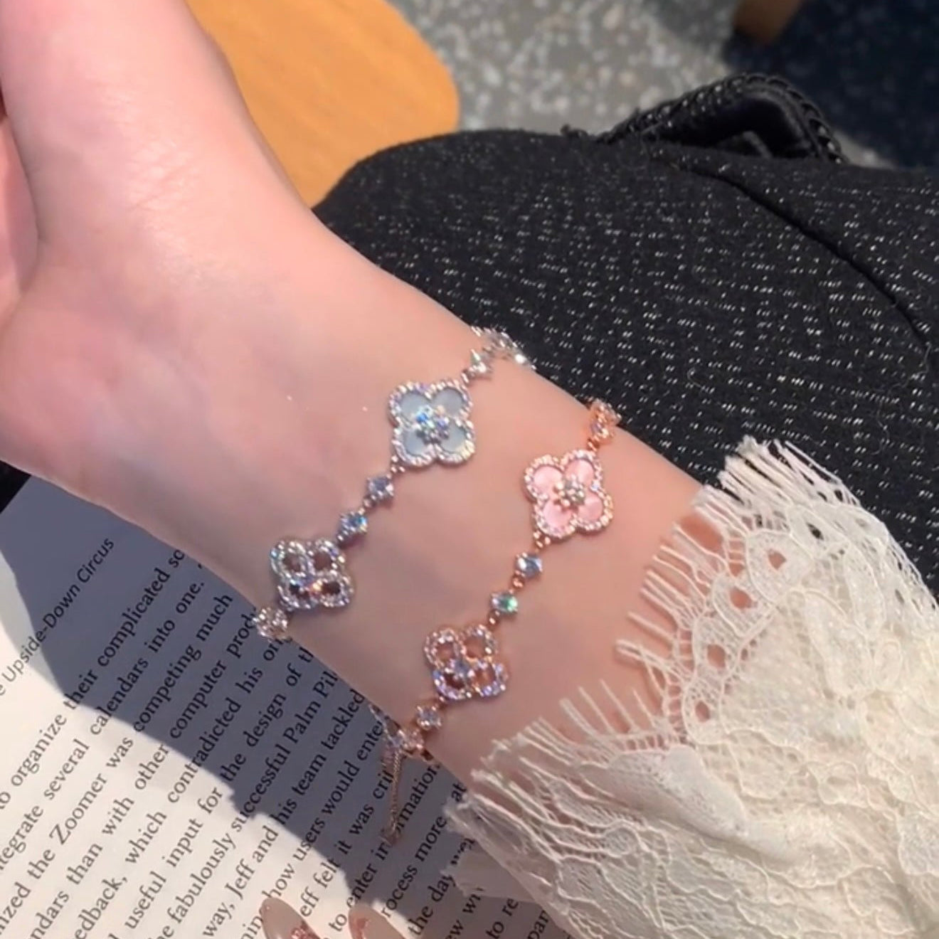 [Echo Fine ]CLOVER 5 MOTIF PINK BLUE RED WHITE BRACELET