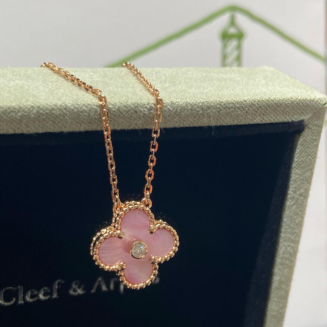 [Echo Fine ]CLOVER 15MM DIAMOND PINK MOP NECKLACE