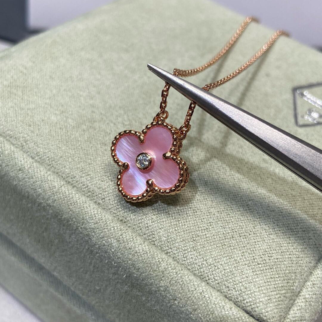 [Echo Fine ]CLOVER 15MM DIAMOND PINK MOP NECKLACE