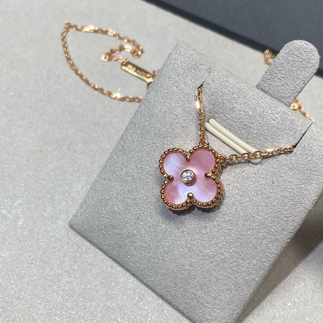 [Echo Fine ]CLOVER 15MM DIAMOND PINK MOP NECKLACE