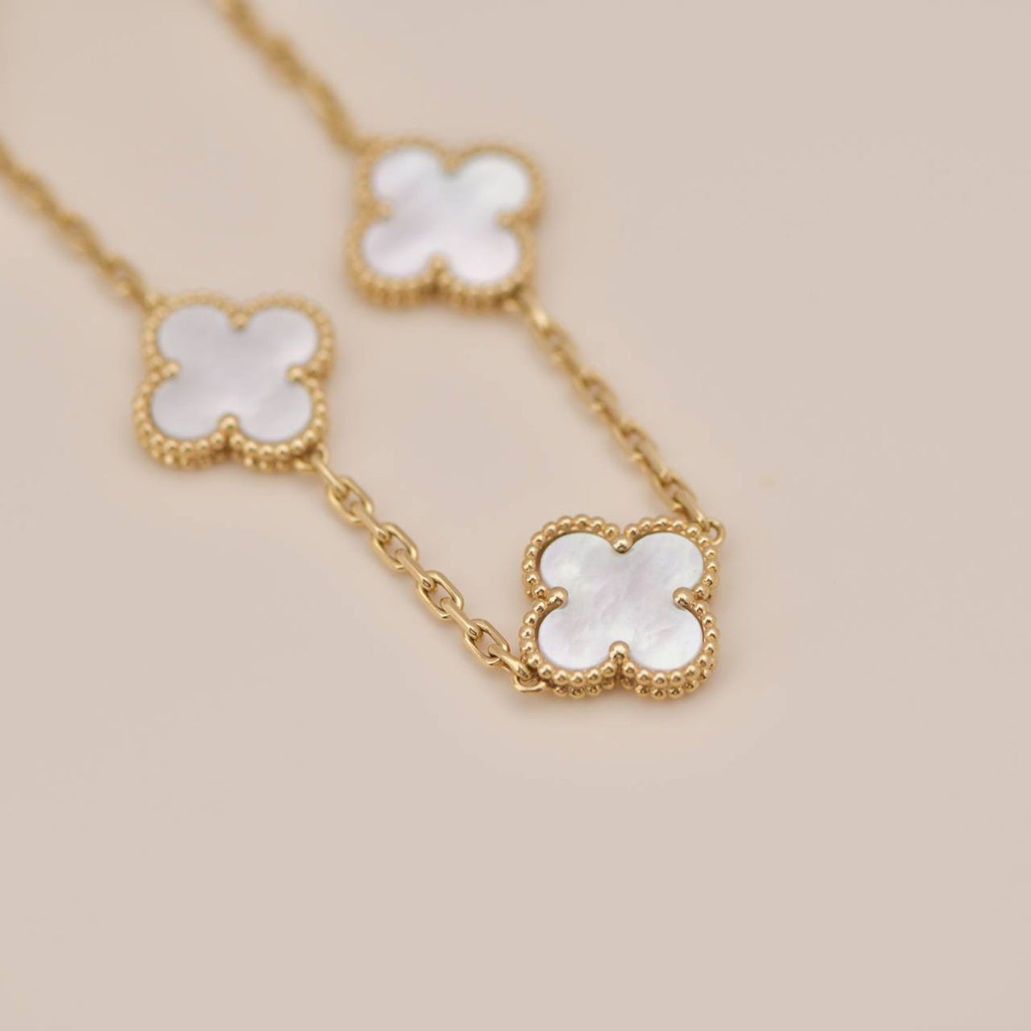 [Echo Fine ]CLOVER  5 MOTIF WHITE MOP BRACELET