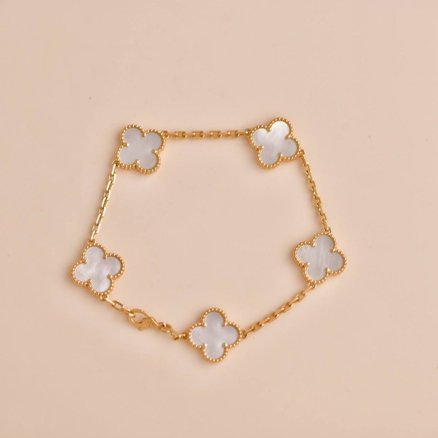 [Echo Fine ]CLOVER  5 MOTIF WHITE MOP BRACELET