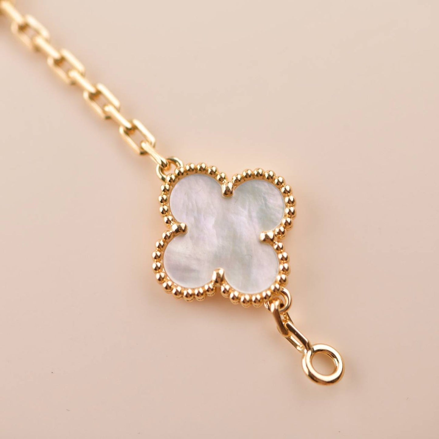 [Echo Fine ]CLOVER  5 MOTIF WHITE MOP BRACELET