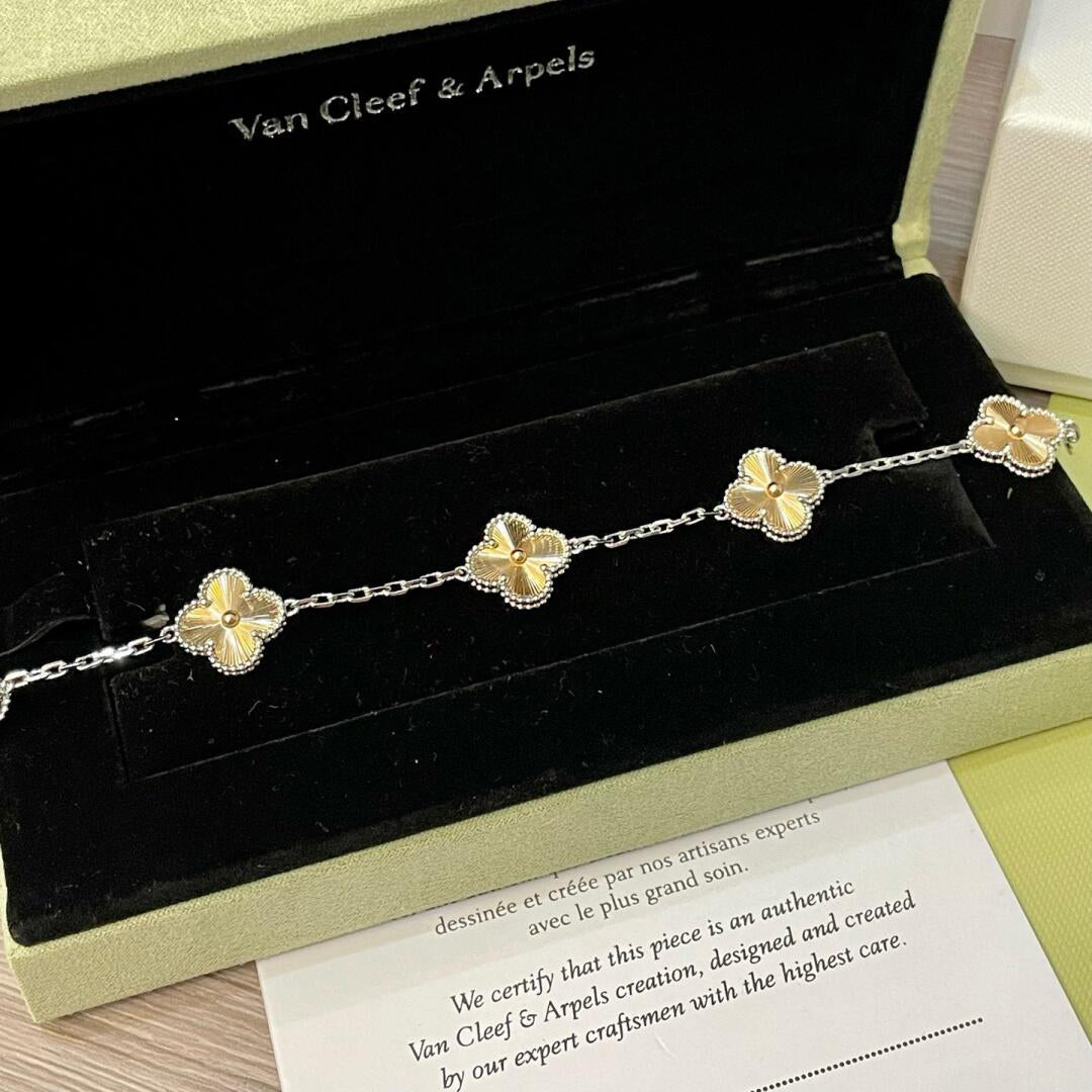 [Echo Fine ]CLOVER  5 MOTIFS  CHRISTMAS LIMITED EDITION BRACELET