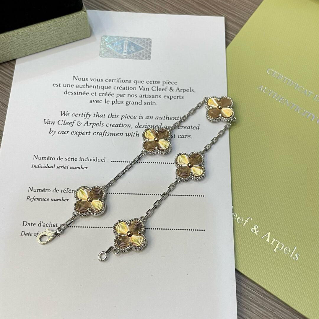 [Echo Fine ]CLOVER  5 MOTIFS  CHRISTMAS LIMITED EDITION BRACELET