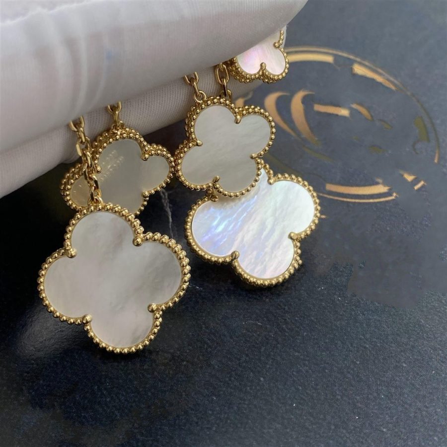 [Echo Fine ]CLOVER EARRINGS WHITE MOP 4 MOTIFS GOLD