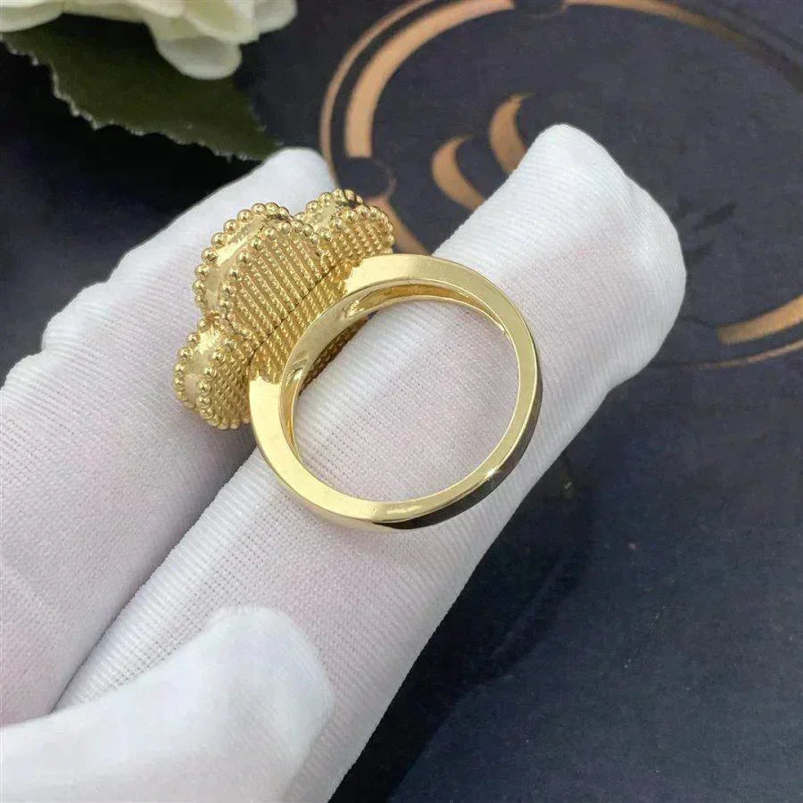 [Echo Fine ]CLOVER WHITE MOP RING