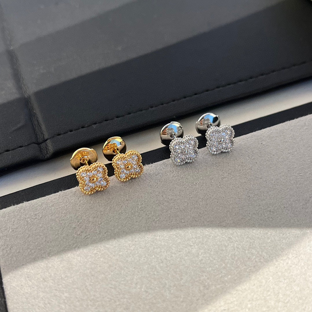 [Echo Fine ]CLOVER MINI DIAMOND STUD EARRINGS