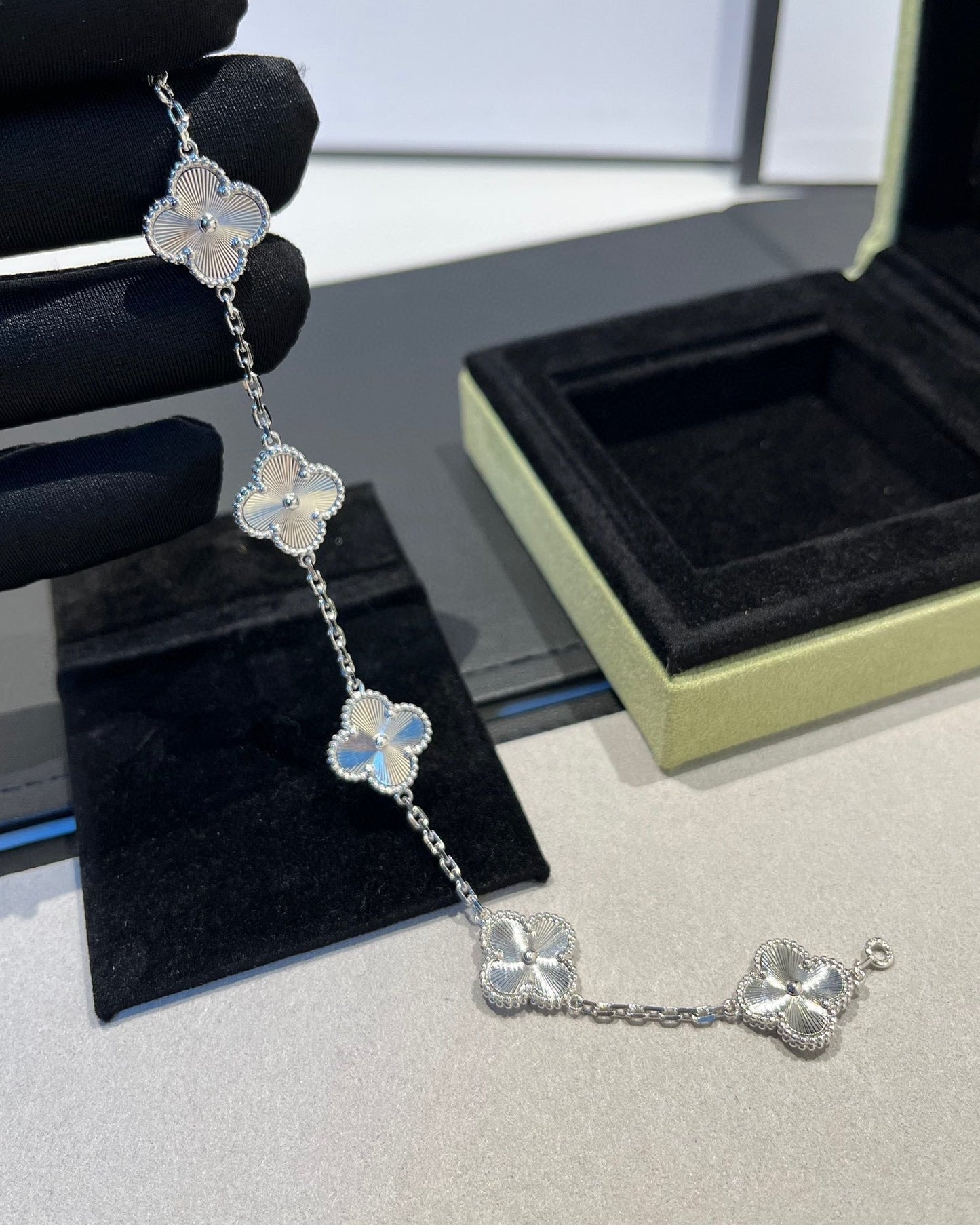 [Echo Fine ]CLOVER SILVER 5 MOTIFS BRACELET