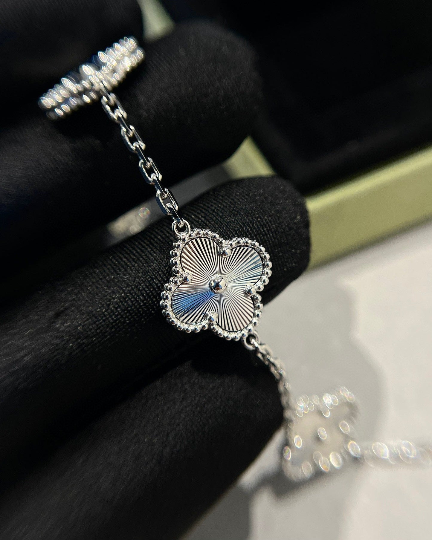 [Echo Fine ]CLOVER SILVER 5 MOTIFS BRACELET