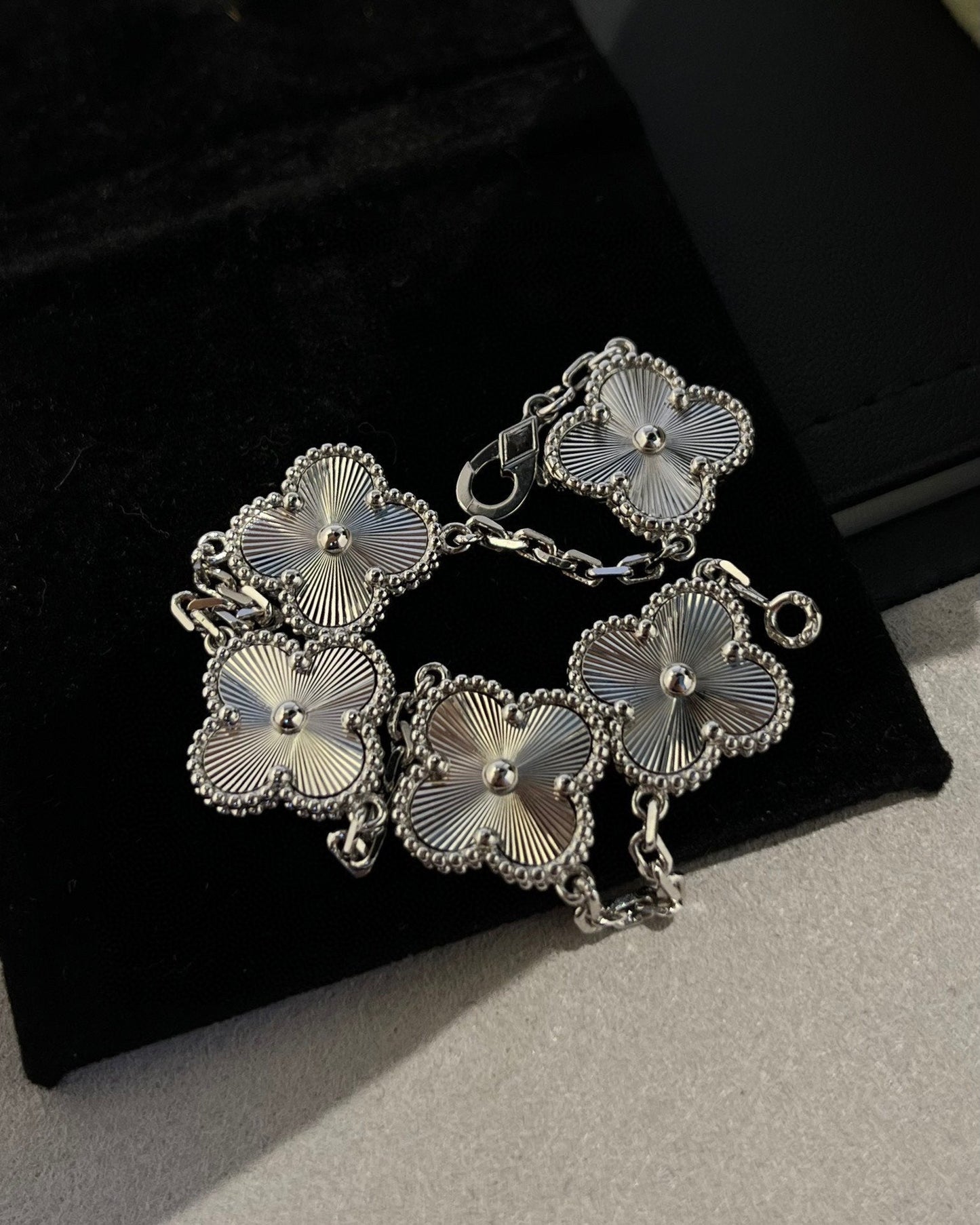 [Echo Fine ]CLOVER SILVER 5 MOTIFS BRACELET