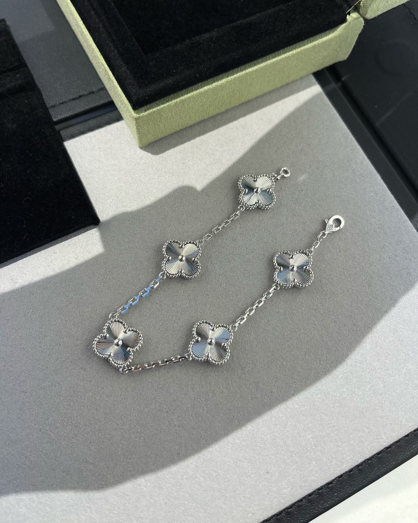 [Echo Fine ]CLOVER SILVER 5 MOTIFS BRACELET